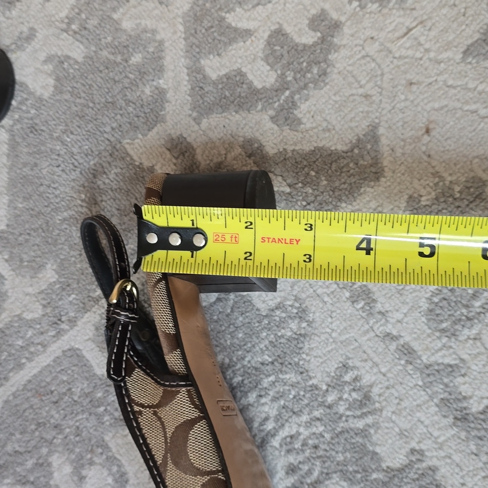 Coach small hills sandals. Size 8 - Picture 10 of 10